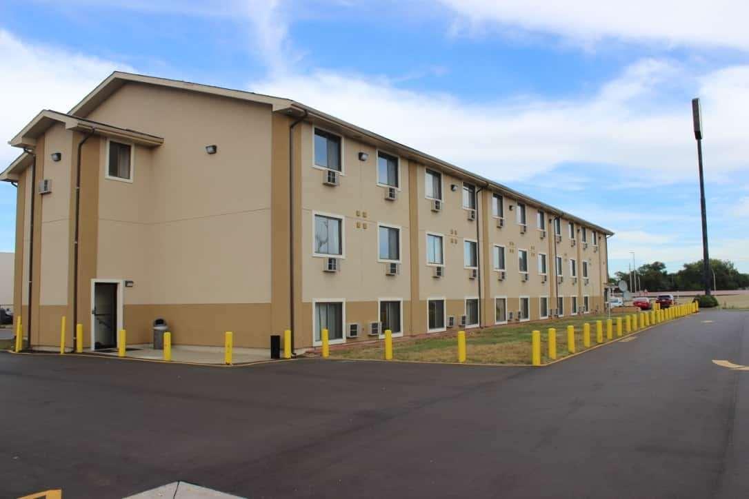 Super 8 Grand Rapids City Center Вайоминг Экстерьер фото