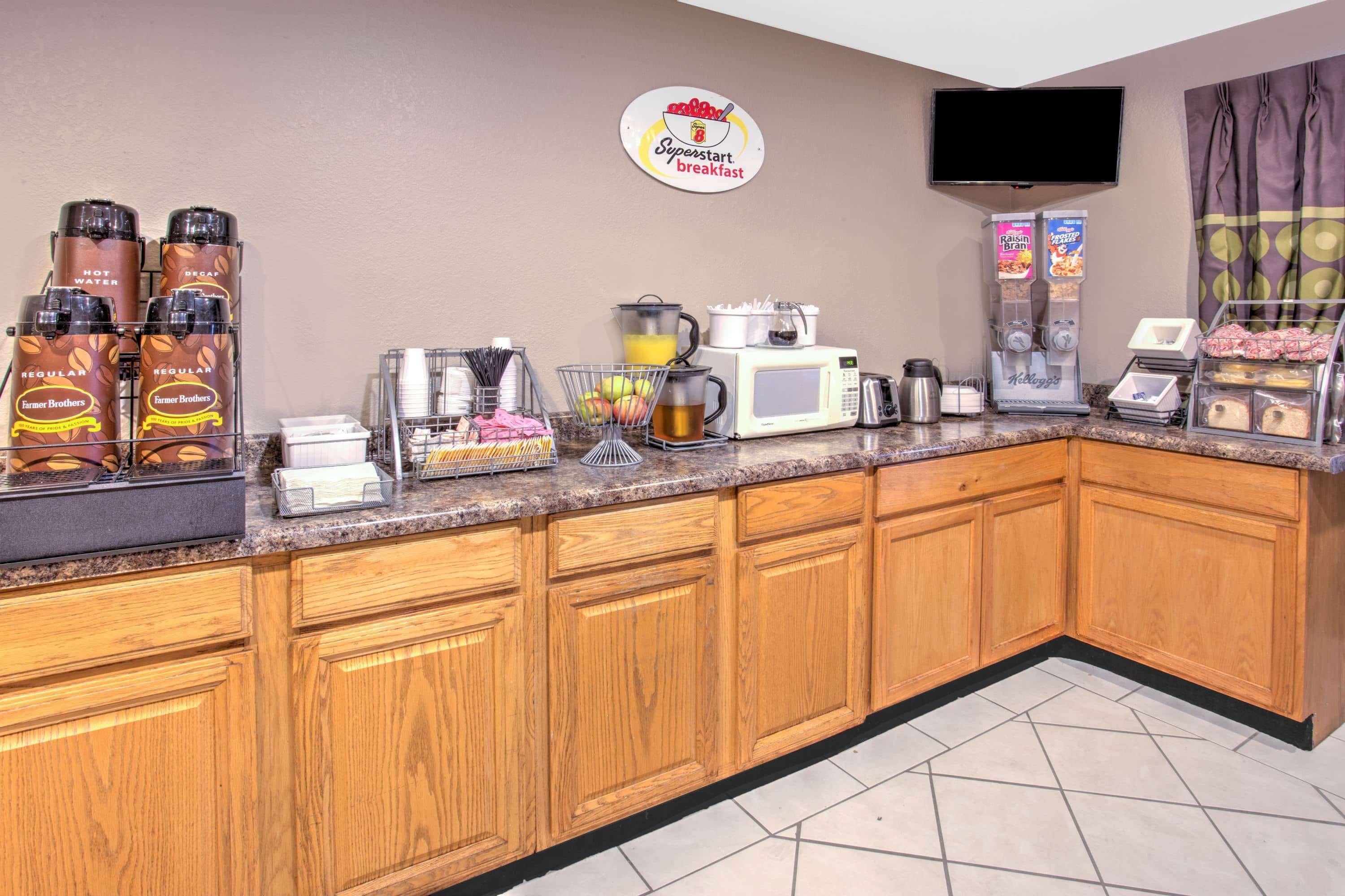 Super 8 Grand Rapids City Center Вайоминг Экстерьер фото
