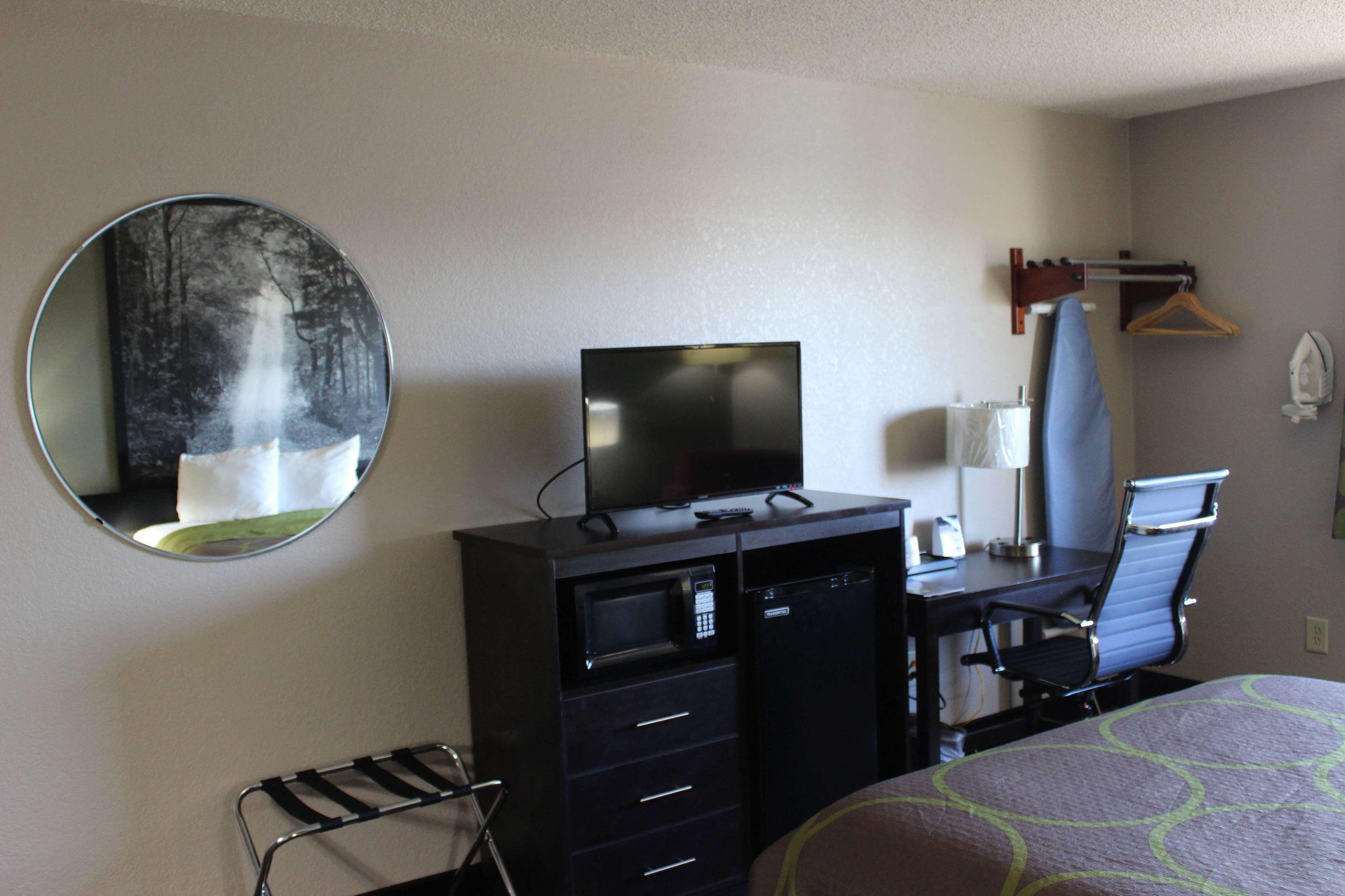 Super 8 Grand Rapids City Center Вайоминг Экстерьер фото